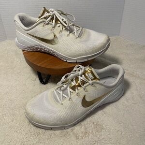Nike Women's Athletic Shoes in White and Gold